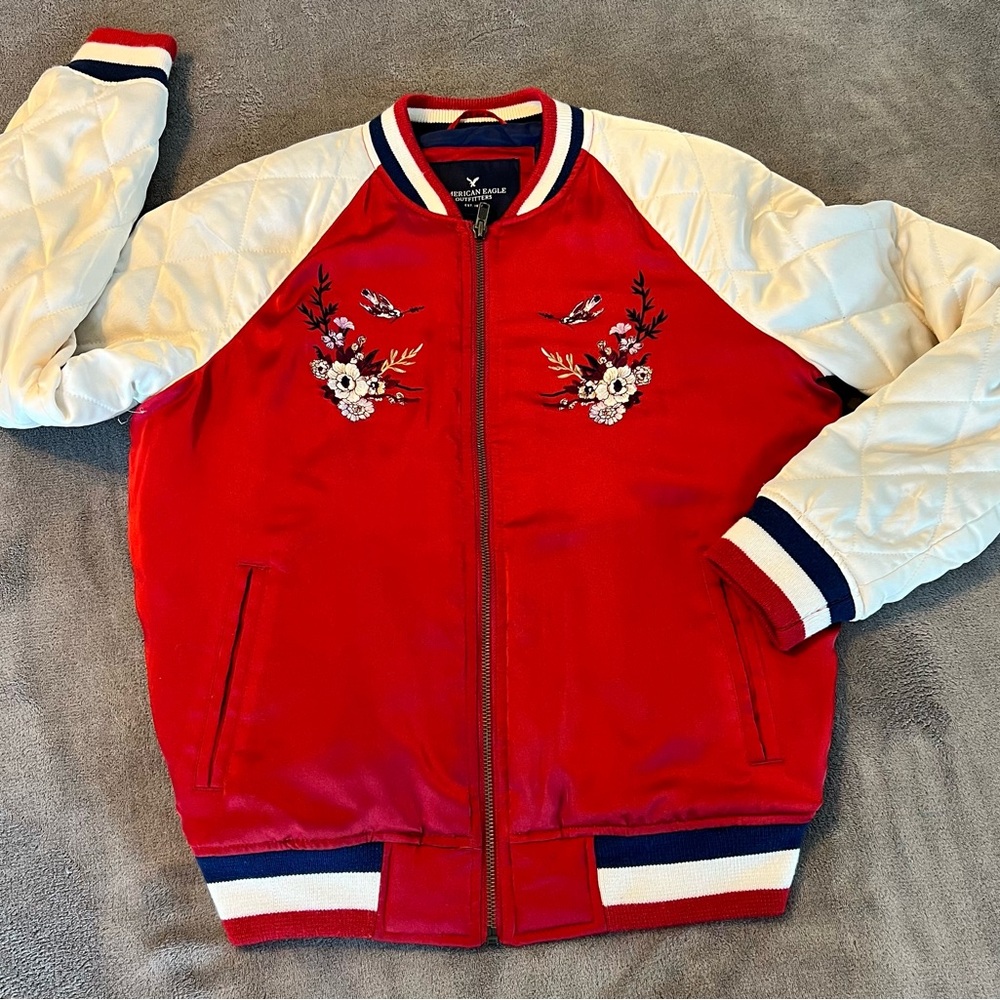 Woman’s American Eagle Lightweight Lined Coat Red, Navy & Ivory Size M Vintage